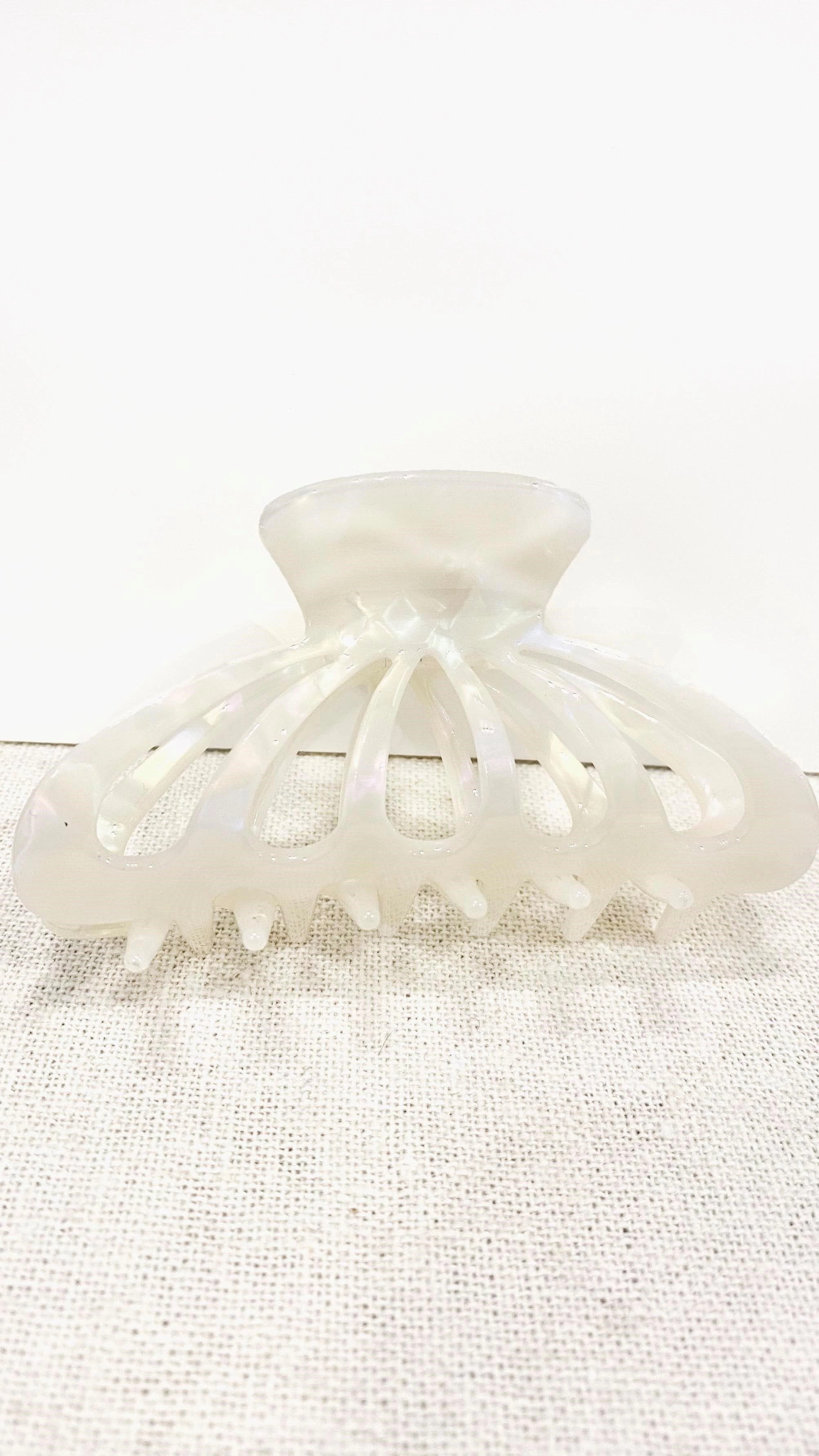 Bianca Butterfly Claw Clip - Ivory Marble