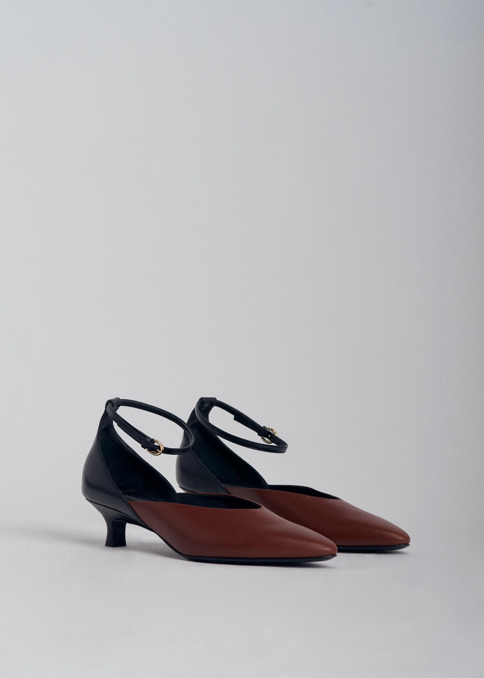 D'Orsay Kitten Heel in Leather - Chestnut