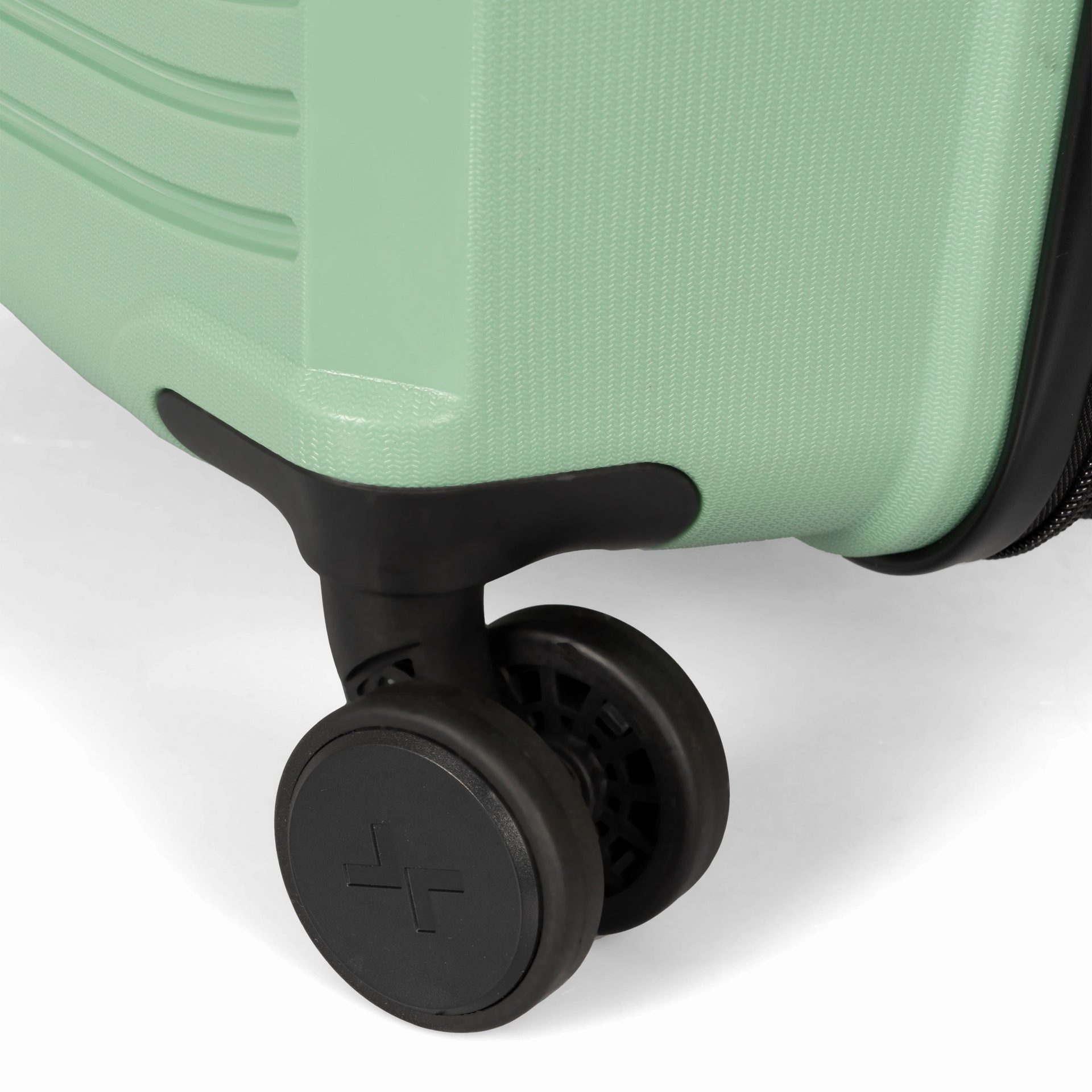 Dynamo Hardside 27" Luggage