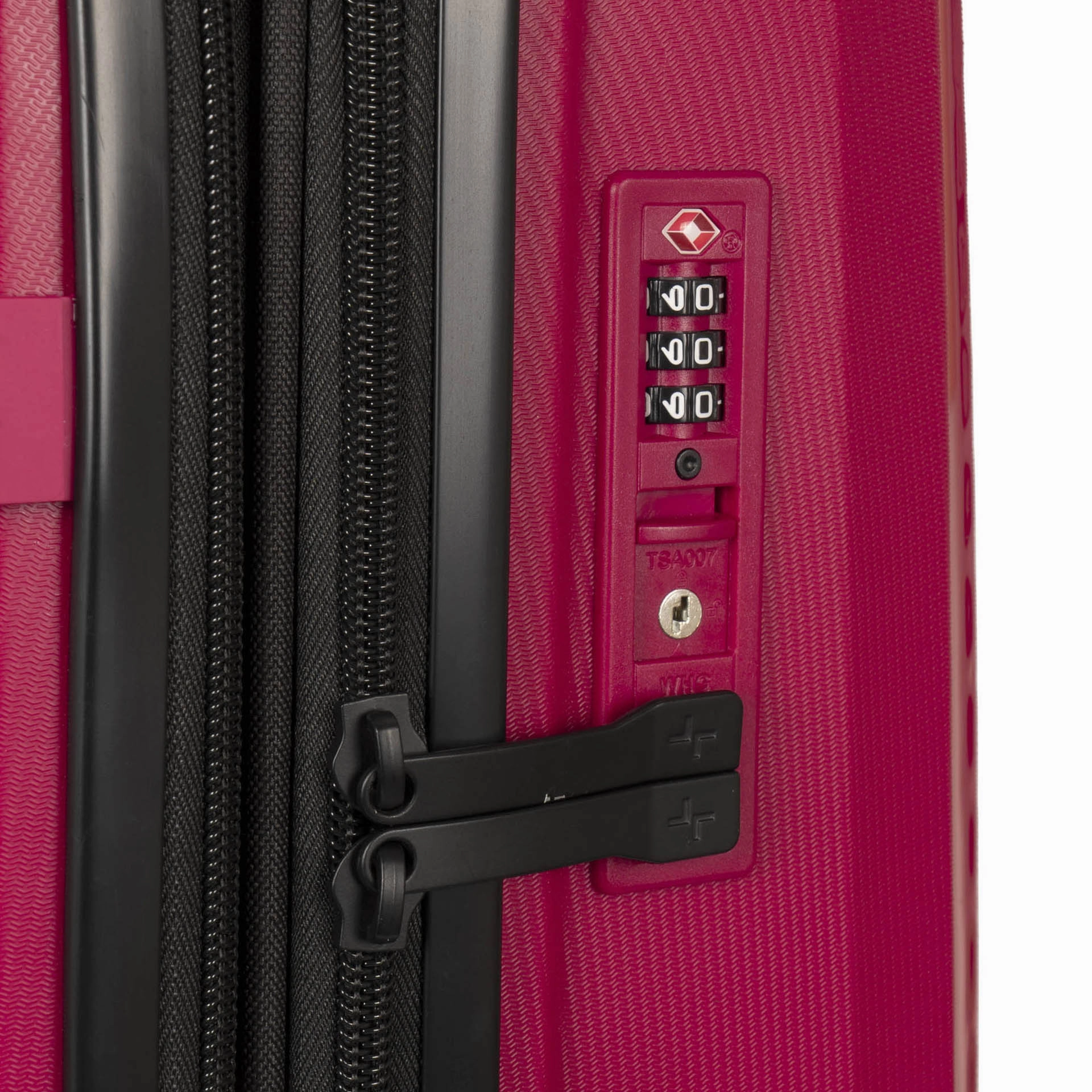 Dynamo Hardside 27" Luggage