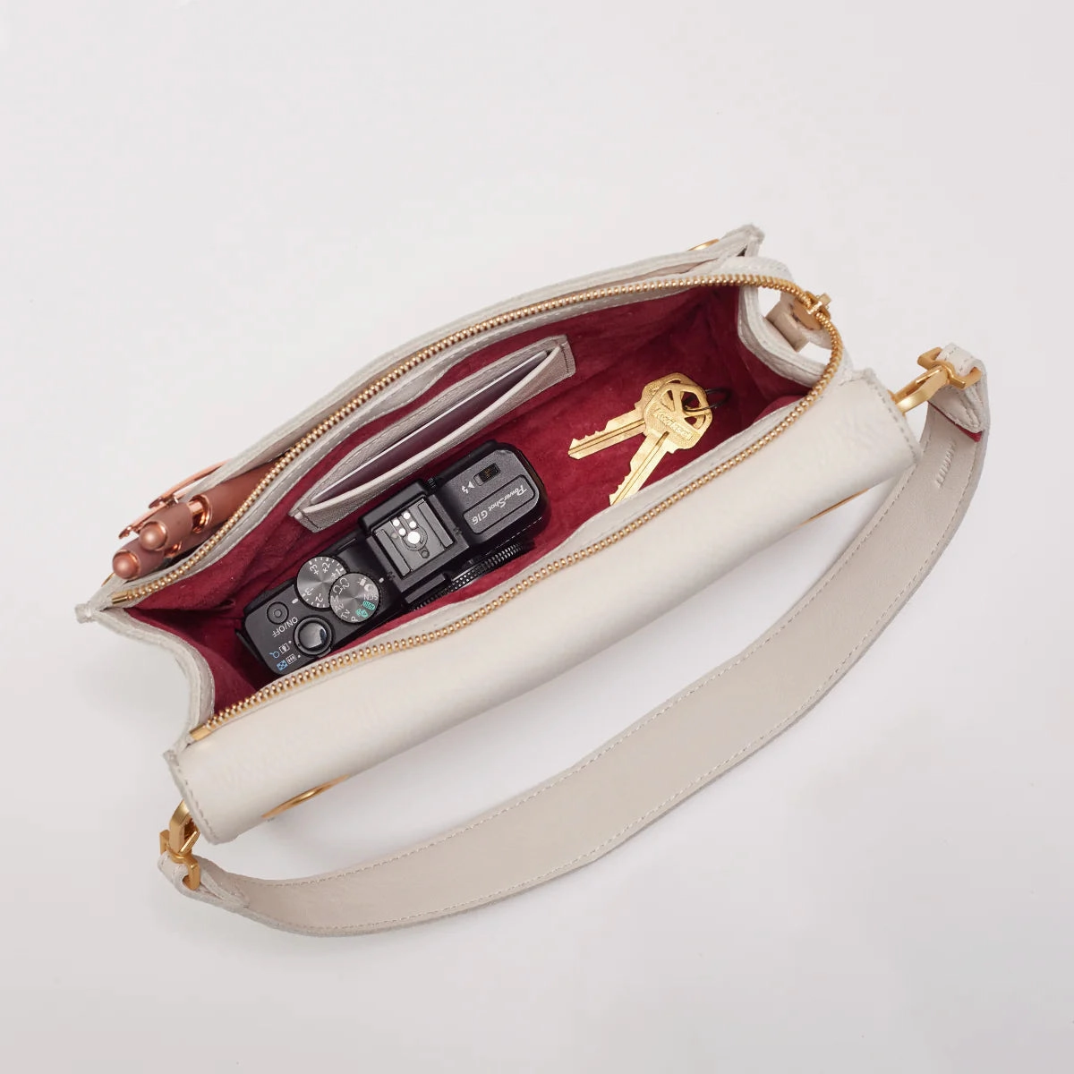 Hammitt Montana Leather Clutch Sml Handbag Calla Lily White/Brushed Gold
