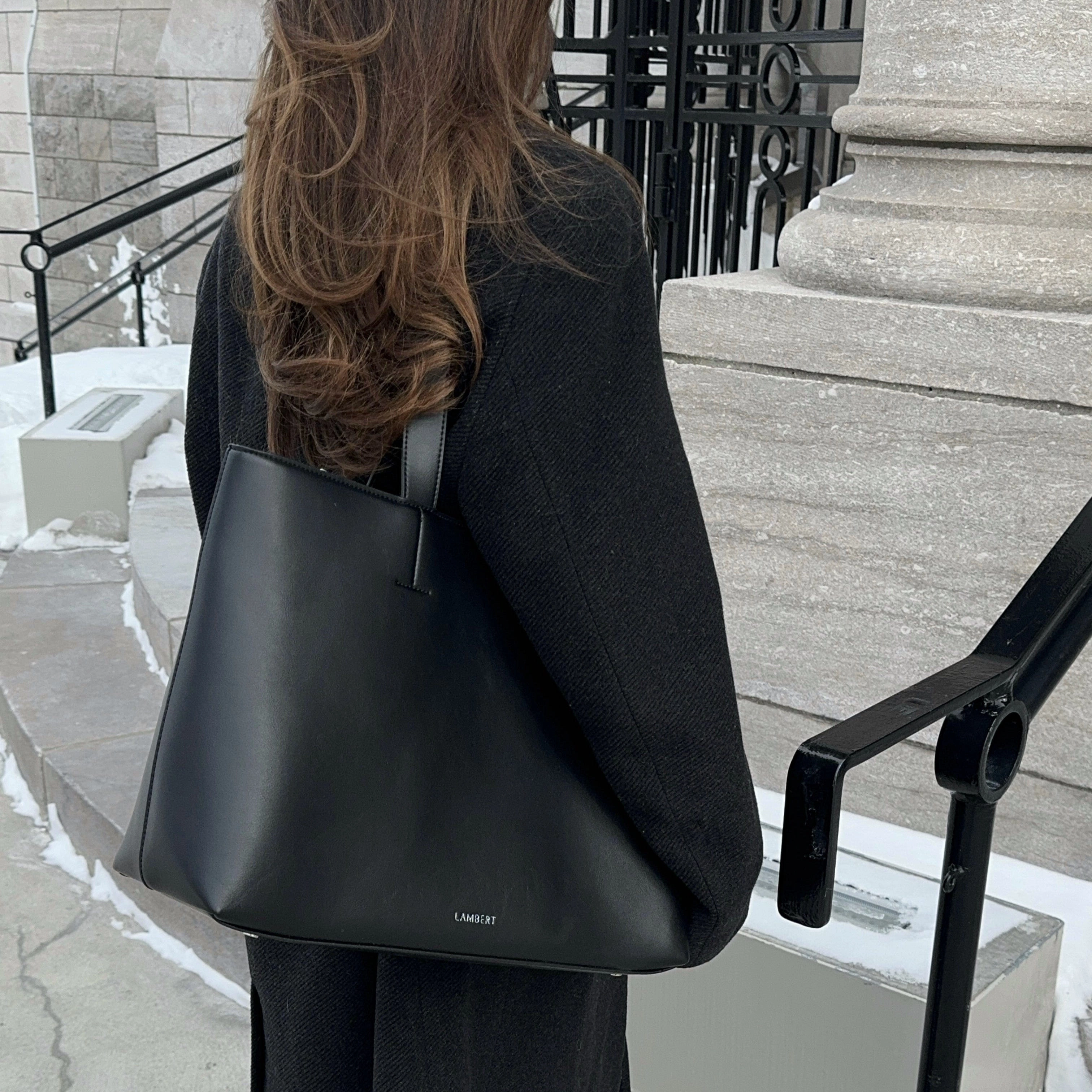 Le Danyka - Sac fourre-tout en cuir vegan noir