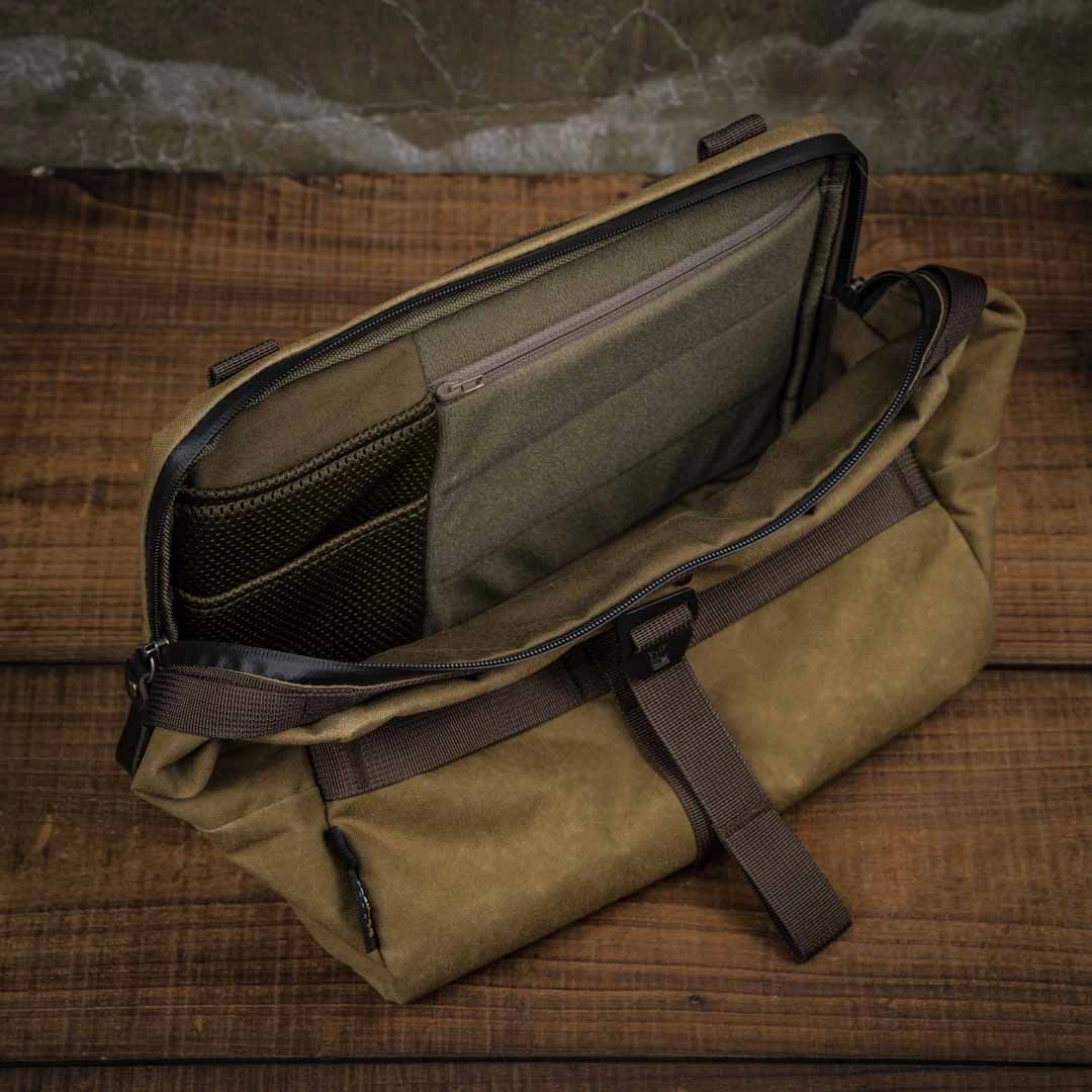 Pioneer Expandable Front Bag M (Carrier Frame NOT included)