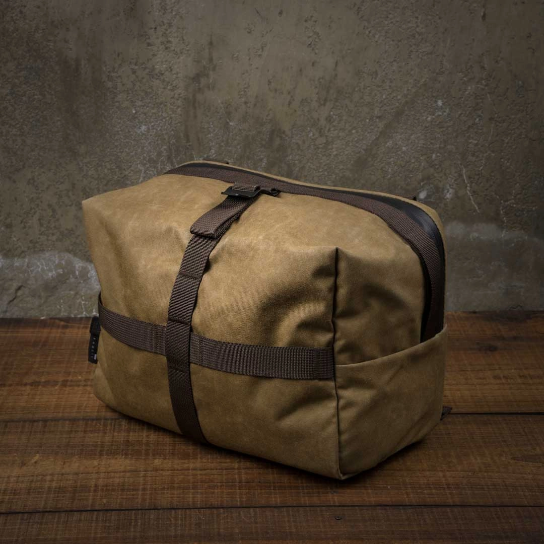 Pioneer Expandable Front Bag M (Carrier Frame NOT included)