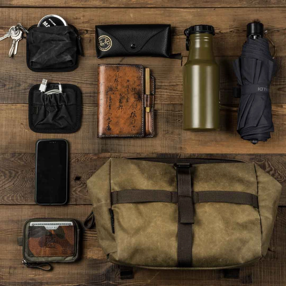 Pioneer Expandable Front Bag M (Carrier Frame NOT included)