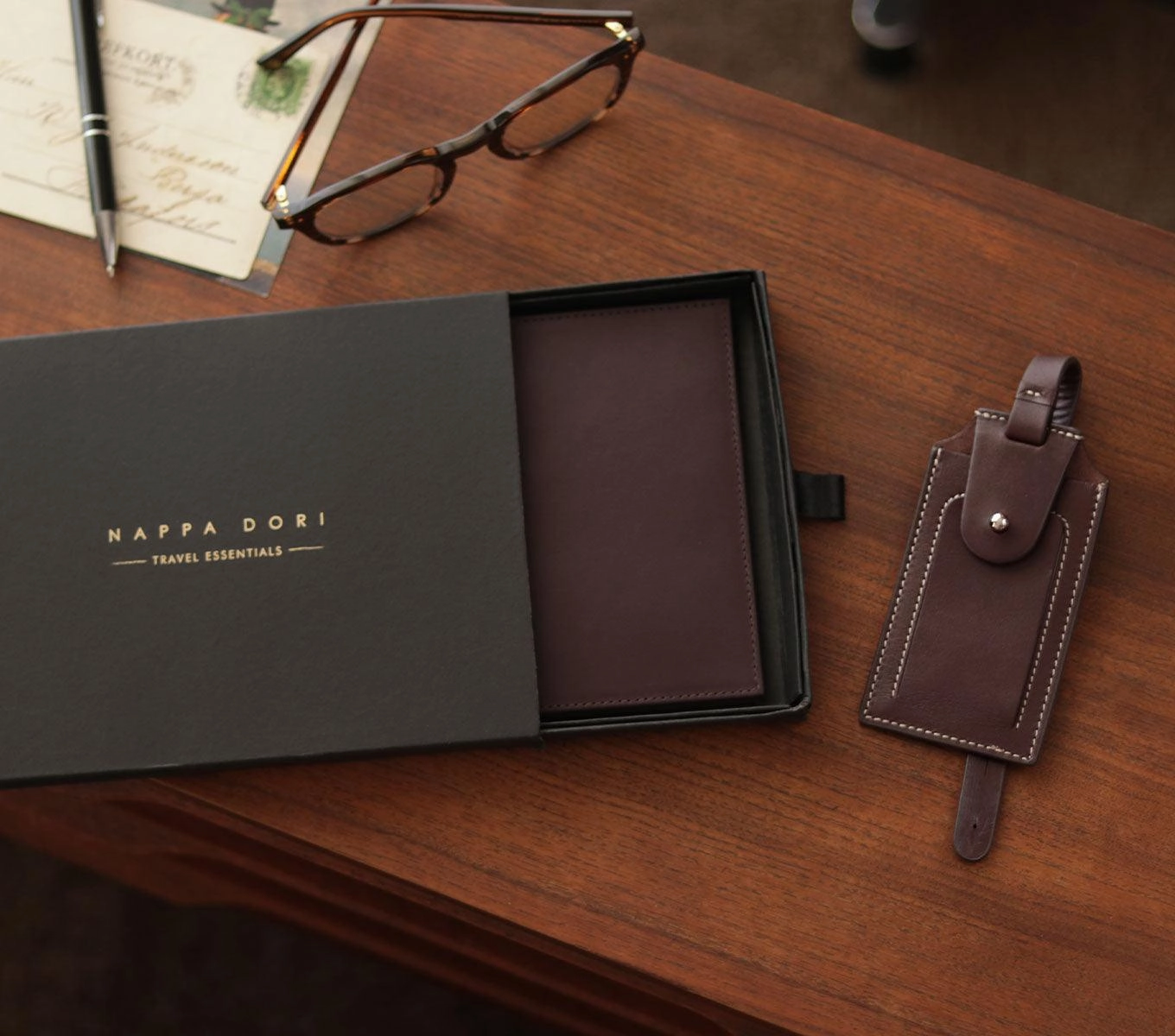 TRAVEL ESSENTIALS GIFT SET